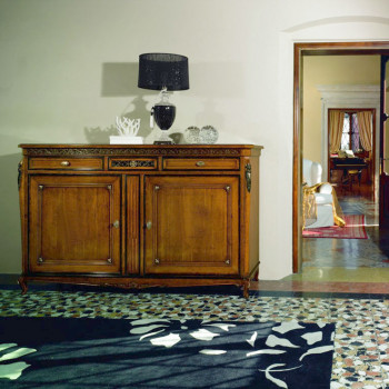 Credenza 2 ante lisce con intagli e piede curvo