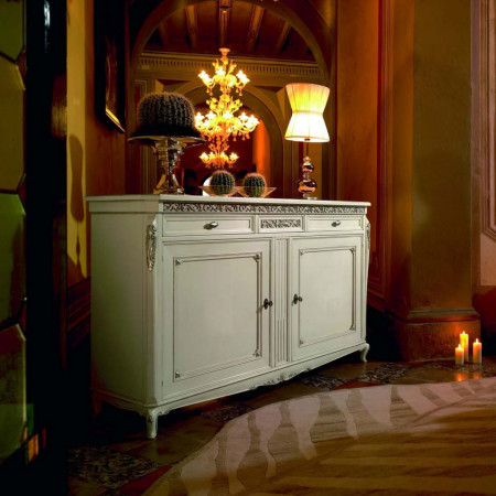 Credenza 2 ante liscie piede 700 venezia in ambiente