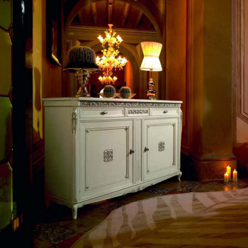 Credenza 2 ante con formella, dettaglio spalla curva