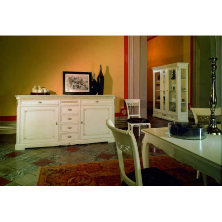 Credenza 2 ante lisce con cassetto e spalla intagliata