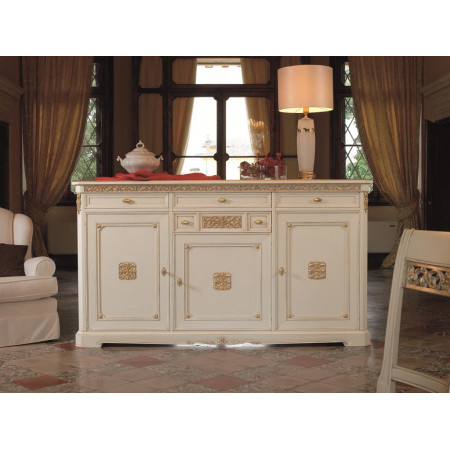 Credenza 3 ante con formelle, decorazioni dorate