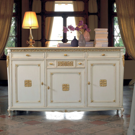 Credenza 3 ante con formella intagliata e dettagli dorati