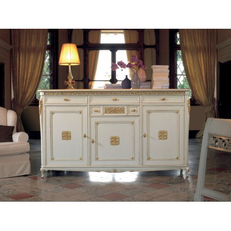 Credenza 3 ante veneziana con dettagli intagliati