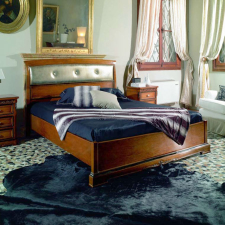 Letto testata imbottita giroletto con zoccolo decorato