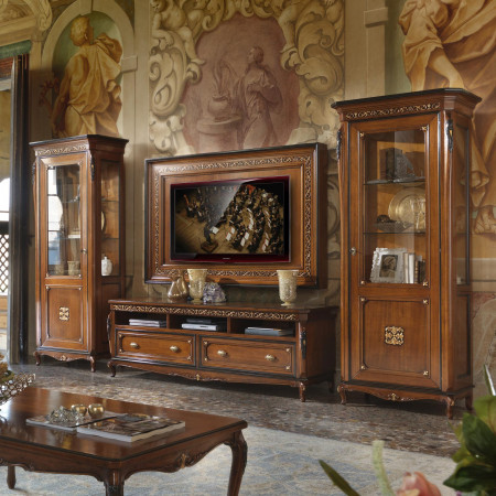 Porta TV con dettagli intagliati in legno