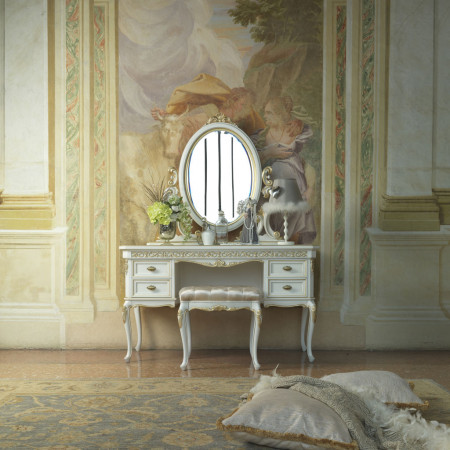 Mobile da trucco con piedi 700, dettagli decorativi