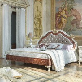 Letto a due piazze classico intagliato