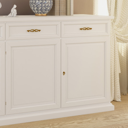 Credenza su misura in legno con maniglie in metallo