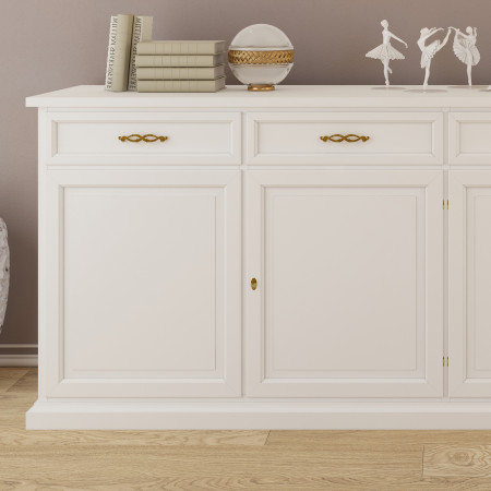 Credenza su misura bianca con dettagli dorati