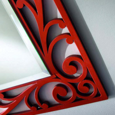 Cornice laccata bordeaux