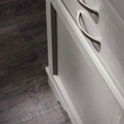 Grigio opaco su legno spazzolato